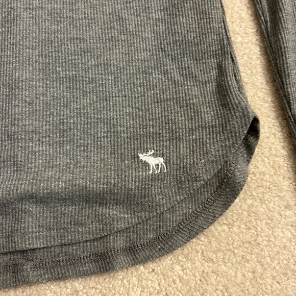 gray henley abercrombie & fitch - Picture 3 of 6